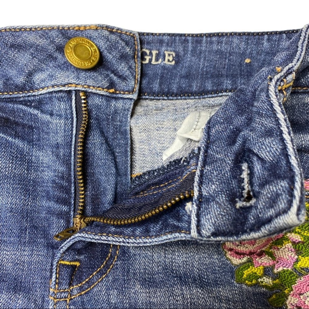 SALE 💚 American Eagle Floral Embroidered Shorts Size 02 - Picture 8 of 8